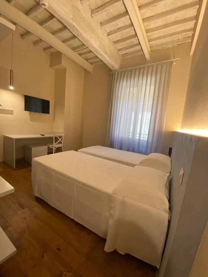 Albergo Roma Buonconvento Bagian luar foto