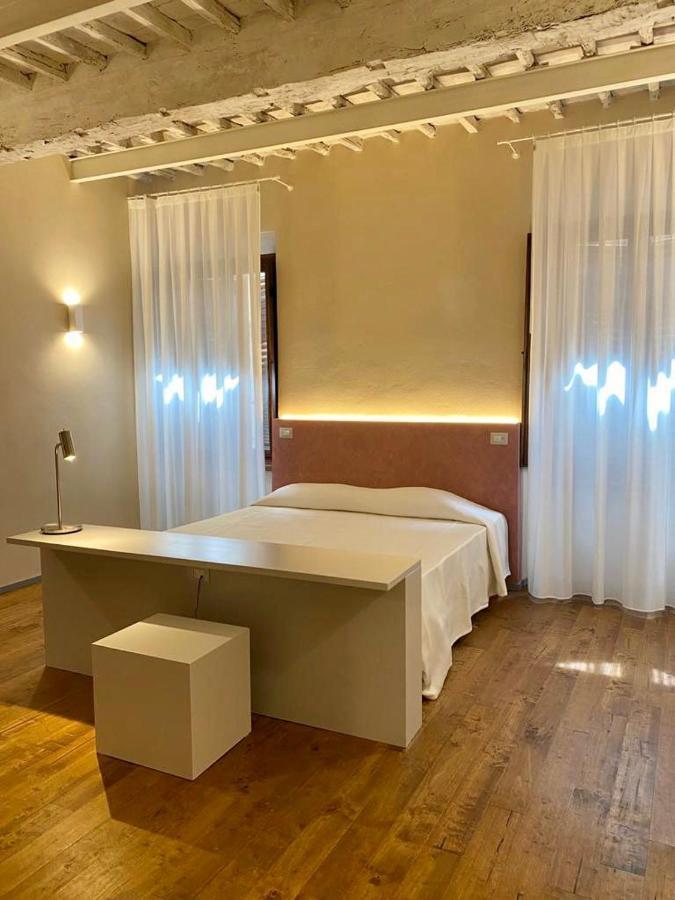 Albergo Roma Buonconvento Bagian luar foto
